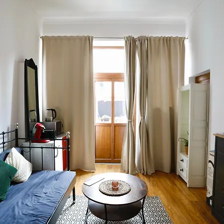 Kronberg Apartment *